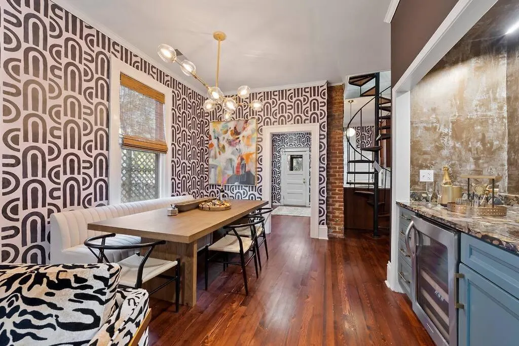 Large Historical Home W/ Fire Pit, Chef Kitchen. Memphis Villa